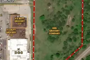 200 W Gonzales, Yoakum, TX 77995 - Photo 1