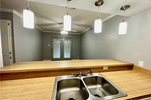 409 Versailles St, Victoria, TX 77904 - Photo 8