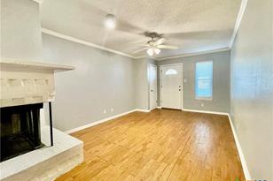 409 Versailles St, Victoria, TX 77904 - Photo 2