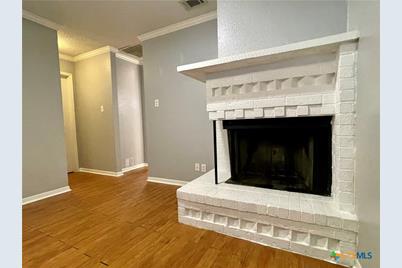 409 Versailles Street, Victoria, TX 77904 - Photo 4