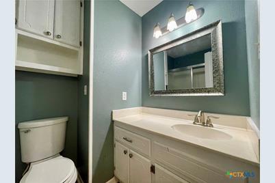 409 Versailles Street, Victoria, TX 77904 - Photo 16