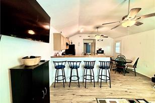 101 N 13th St, Seadrift, TX 77983 - Photo 8