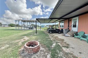 101 N 13th St, Seadrift, TX 77983 - Photo 12