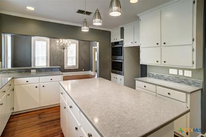 1322 North Avenue F Avenue, Shiner, TX 77984 - Photo 14