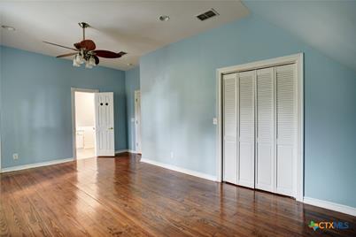 1322 North Avenue F Avenue, Shiner, TX 77984 - Photo 28