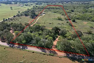 1366 County Rd 467, Stockdale, TX 78160 - Photo 2