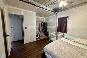 1366 County Rd 467, Stockdale, TX 78160 - Photo 12