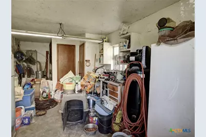 294 Lois Lane, Paige, TX 78659 - Photo 28