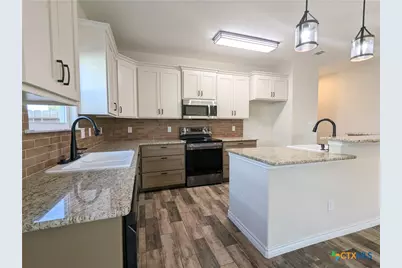 1714 E Avenue G, Lampasas, TX 76550 - Photo 10