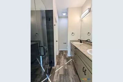 1714 E Avenue G, Lampasas, TX 76550 - Photo 16