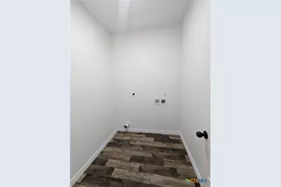 1714 E Avenue G, Lampasas, TX 76550 - Photo 6