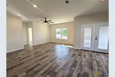 1714 E Avenue G, Lampasas, TX 76550 - Photo 14