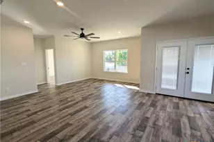 1714 E Ave G, Lampasas, TX 76550 - Photo 14