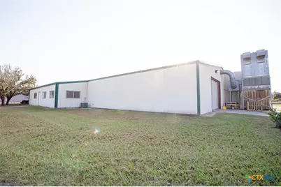 400 Warehouse Road, Victoria, TX 77905 - Photo 20