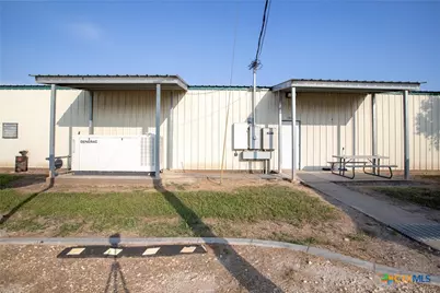 400 Warehouse Road, Victoria, TX 77905 - Photo 26