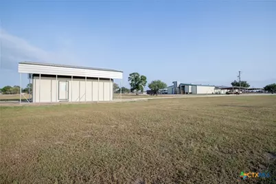 400 Warehouse Road, Victoria, TX 77905 - Photo 14