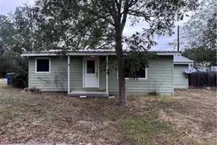 728 W Franklin St, Goliad, TX 77963 - Photo 1