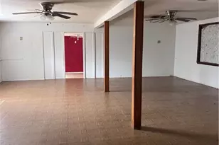 728 W Franklin St, Goliad, TX 77963 - Photo 8