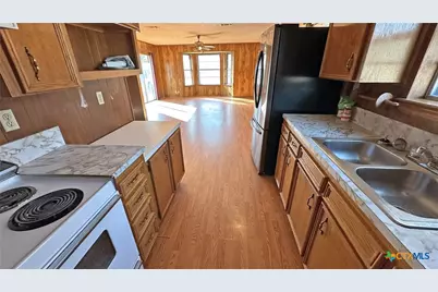 902 Holly Street, Copperas Cove, TX 76522 - Photo 2