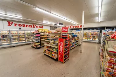 1302 E Crestwood Drive, Victoria, TX 77901 - Photo 14