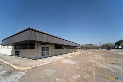 1302 E Crestwood Drive, Victoria, TX 77901 - Photo 1
