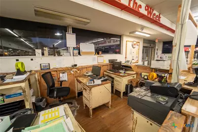 1302 E Crestwood Drive, Victoria, TX 77901 - Photo 8