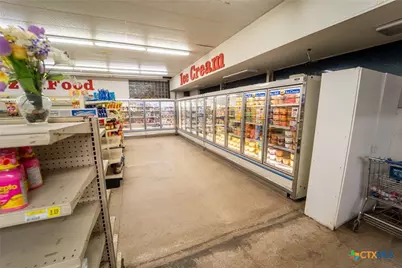 1302 E Crestwood Drive, Victoria, TX 77901 - Photo 10