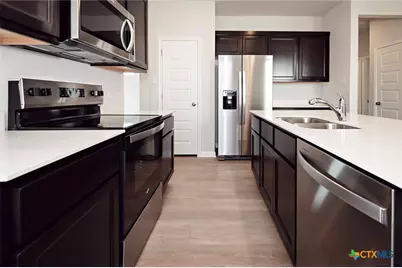 240 Alcatraz Loop, Jarrell, TX 76537 - Photo 10