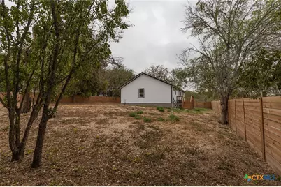 1123 Ainsworth Street, Gonzales, TX 78629 - Photo 18