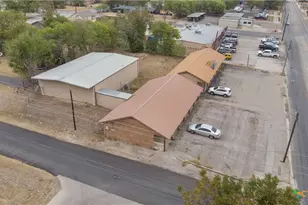 824 S Main St, Belton, TX 76513 - Photo 1