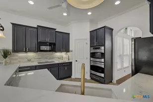 957 Santa Cruz, New Braunfels, TX 78132 - Photo 12