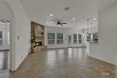 957 Santa Cruz, New Braunfels, TX 78132 - Photo 4