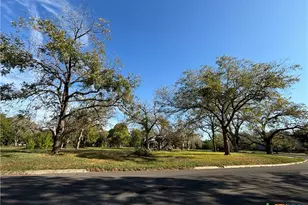 67 S Hampton Dr, Seguin, TX 78155 - Photo 6