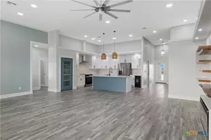 161 Shoalwater Wy, Rockport, TX 78382 - Photo 8