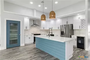 161 Shoalwater Wy, Rockport, TX 78382 - Photo 2