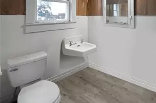 107 S Crockett, Cameron, TX 76520 - Photo 8