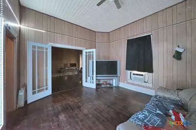 107 S Crockett, Cameron, TX 76520 - Photo 2