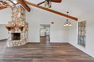 2569 Co Rd 443, Waelder, TX 78959 - Photo 8