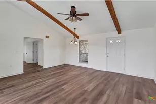 2569 Co Rd 443, Waelder, TX 78959 - Photo 16