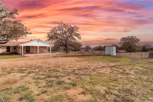2569 Co Rd 443, Waelder, TX 78959 - Photo 2