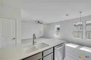 707 Ryan St, Belton, TX 76513 - Photo 14