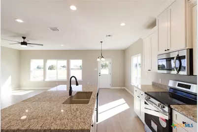 121 Lost Pines Lane, Marion, TX 78124 - Photo 4