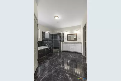 2010 Seguin Avenue, Victoria, TX 77901 - Photo 18