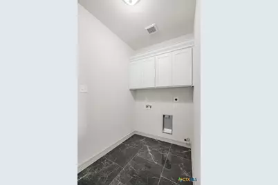 2010 Seguin Avenue, Victoria, TX 77901 - Photo 22