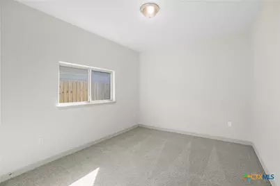 2010 Seguin Avenue, Victoria, TX 77901 - Photo 10