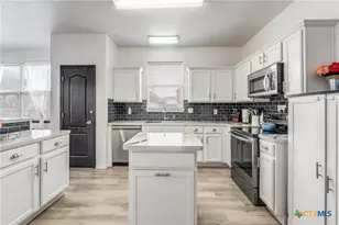 2071 Carlisle Castle Dr, New Braunfels, TX 78130 - Photo 10