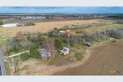 8195 Fm 725, Mcqueeney, TX 78123 - Photo 10