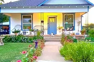 203 N 10th St, Gatesville, TX 76528 - Photo 1