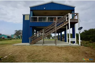 811 W Main Street, Port O'Connor, TX 77982 - Photo 1