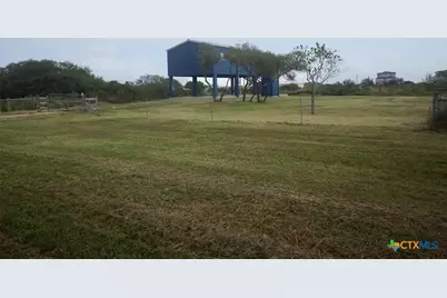811 W Main Street, Port O'Connor, TX 77982 - Photo 6